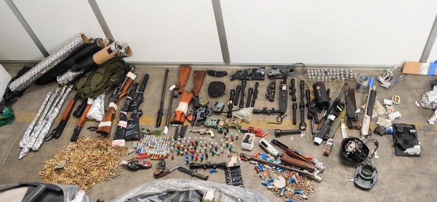 sujeto-a-quien-estaba-destinado-armamento-procedente-de-eeuu-tenia-un-arsenal-su-vivienda